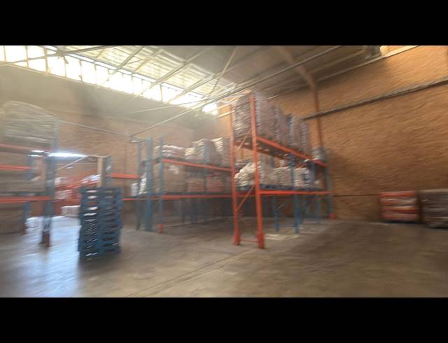 1,329M² WAREHOUSE TO LET IN MEADOWDALE
